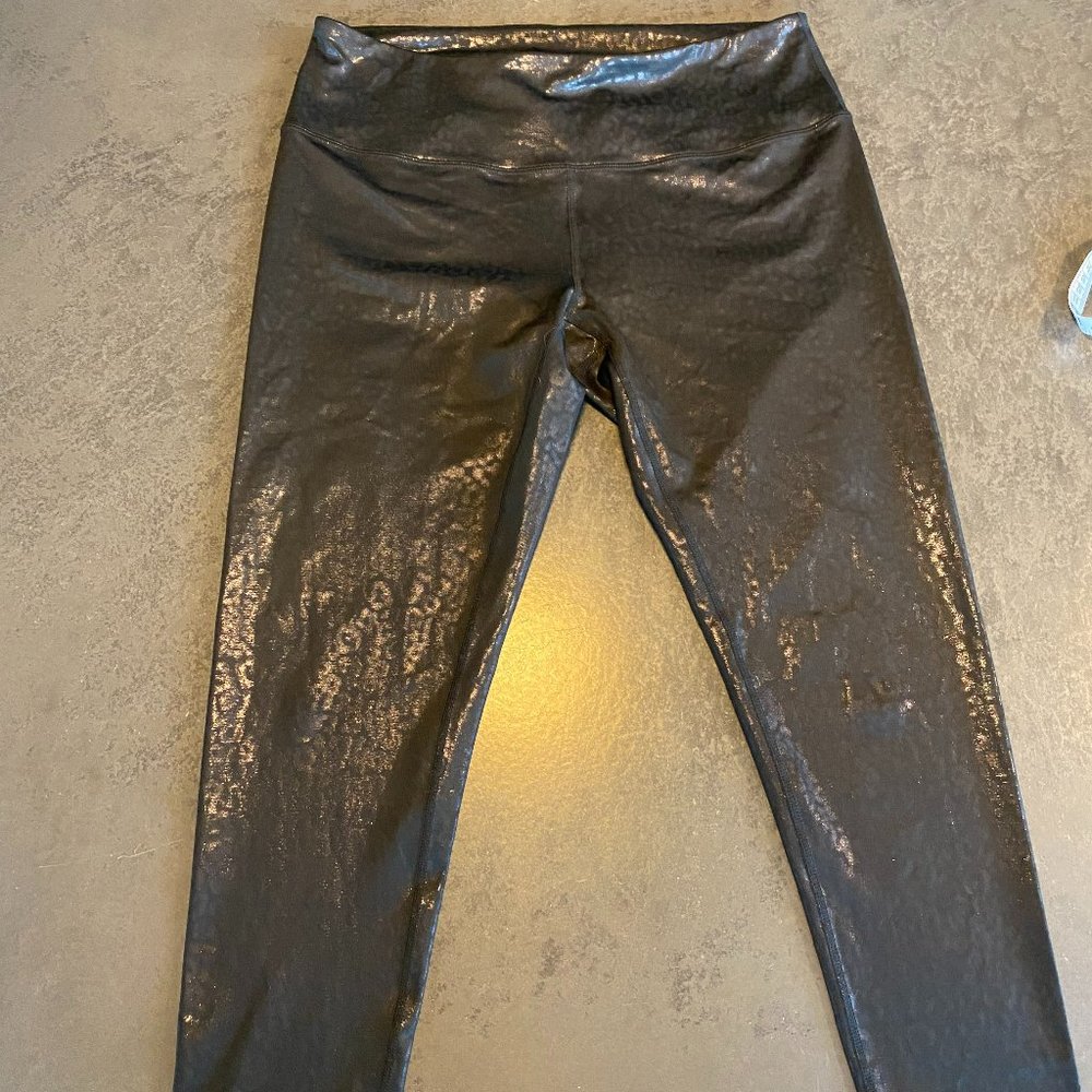 Z by Zella Shiny Black Shadow Leopard print Leggings L